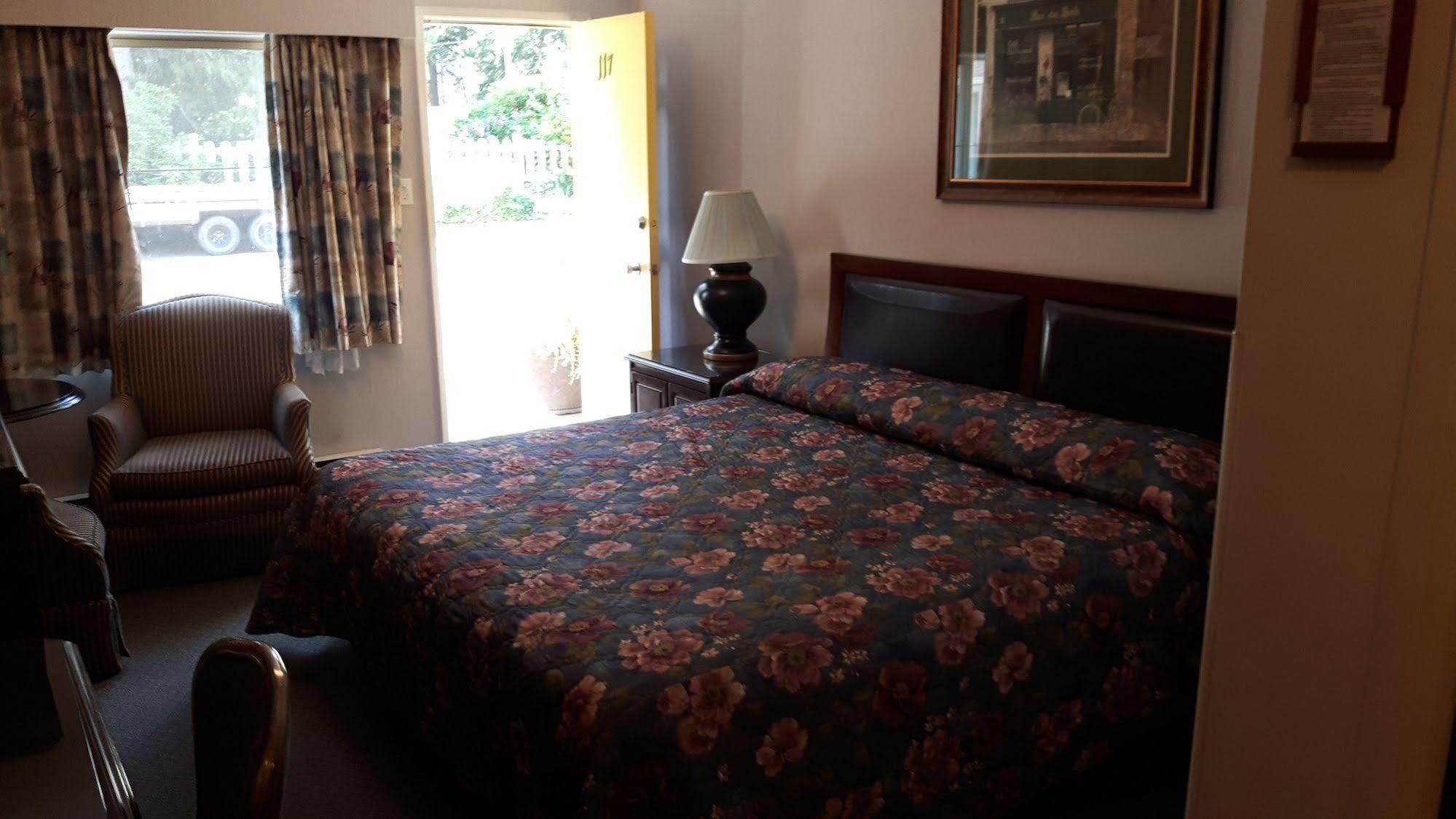 Motel Inntowne Ii